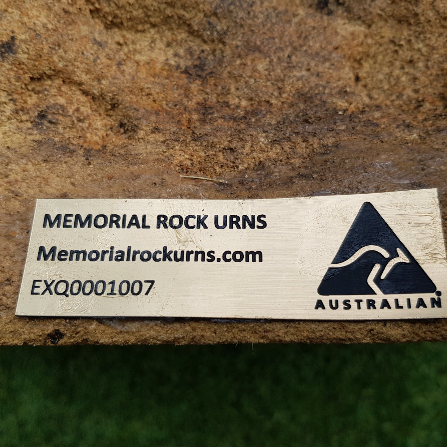 Memorial Rock Urn EXQ1007
